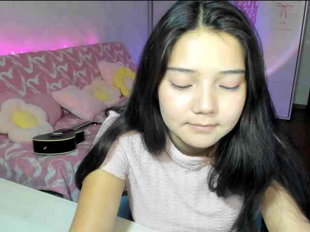 MilanaMittt webcam