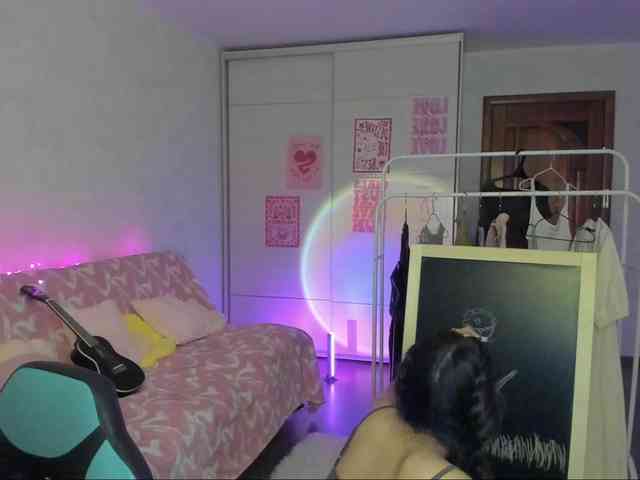 MilanaMittt webcam