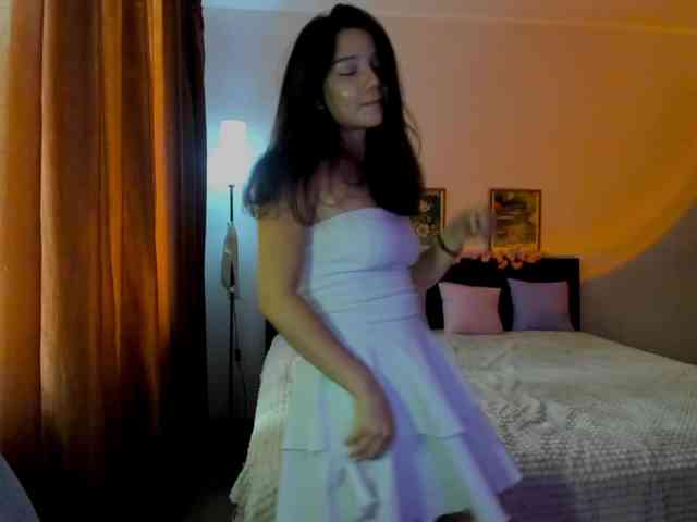 MilanaMittt webcam