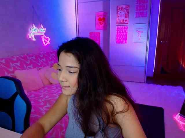 MilanaMittt webcam