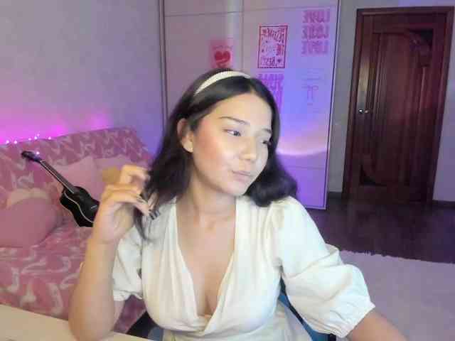 MilanaMittt webcam