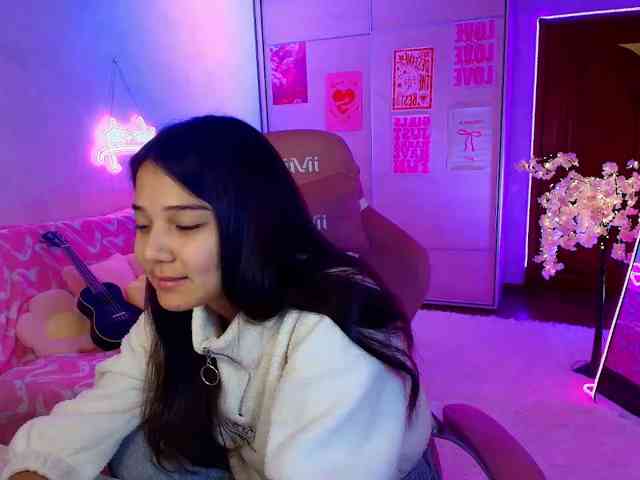 MilanaMittt webcam