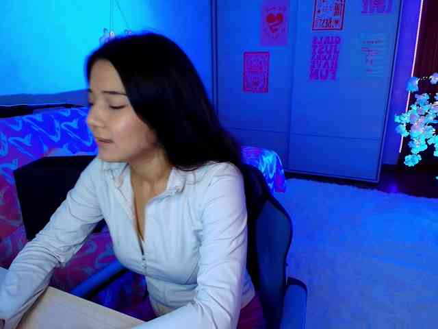 MilanaMittt webcam