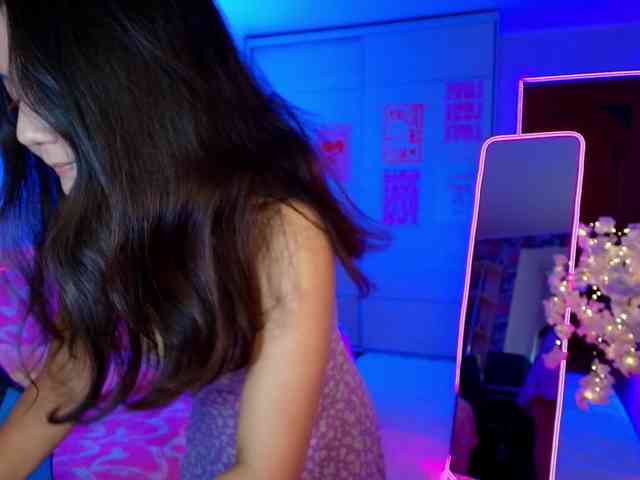 MilanaMittt webcam