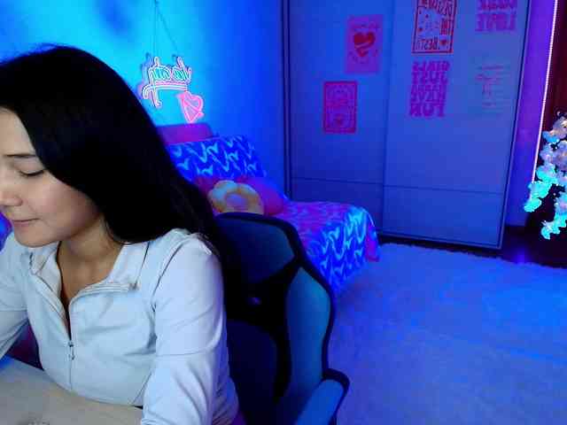 MilanaMittt webcam