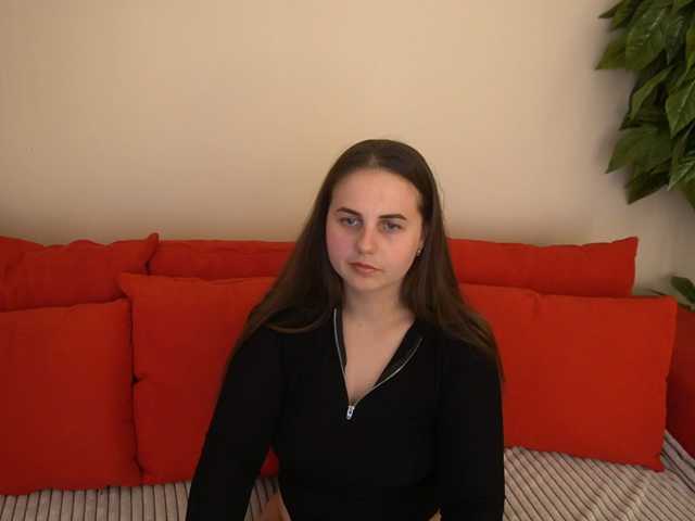 DariaCalm, live now on BongaCams
