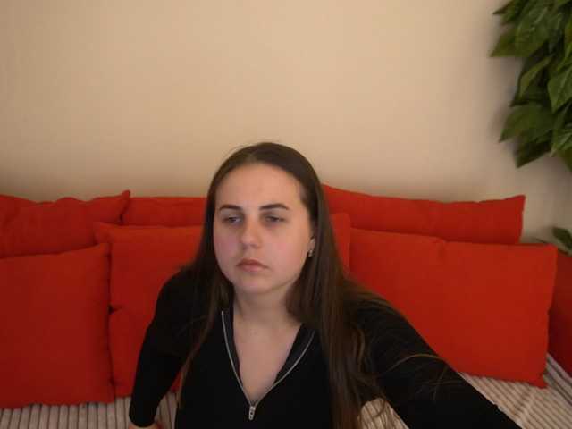 DariaCalm, live now on BongaCams