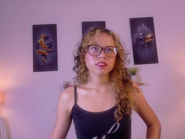 liia-valmont live cam on BongaCams