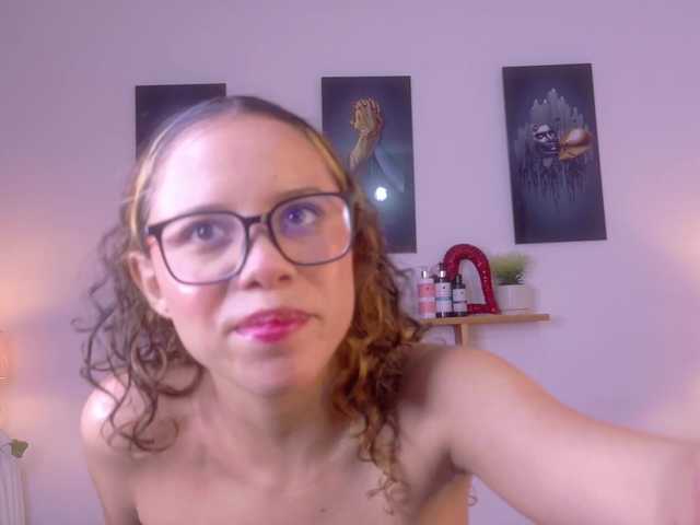 liia-valmont live cam on BongaCams