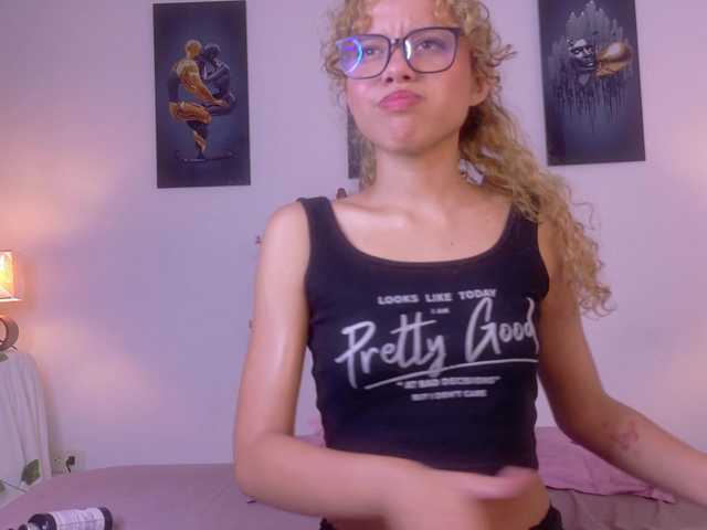 liia-valmont live cam on BongaCams