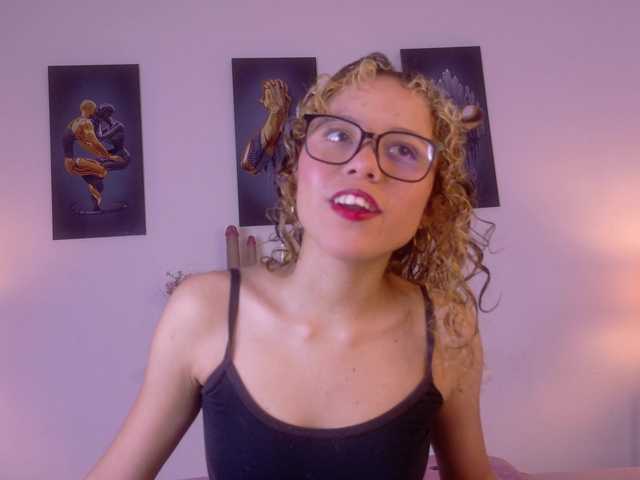 liia-valmont live cam on BongaCams