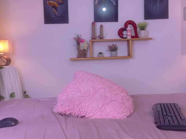 liia-valmont live sex show