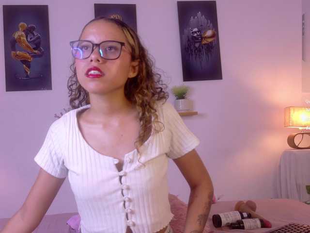 liia-valmont live cam on BongaCams
