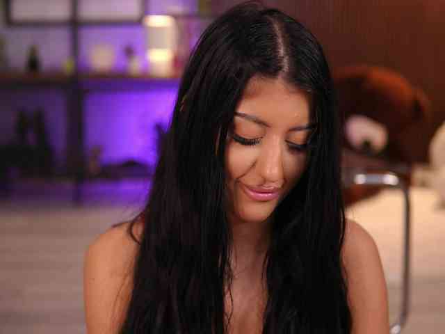 DariaVeil webcam