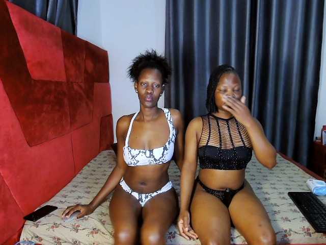 Queenbees live webcam show
