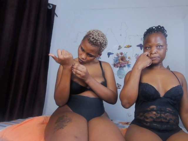 Queenbees live cam