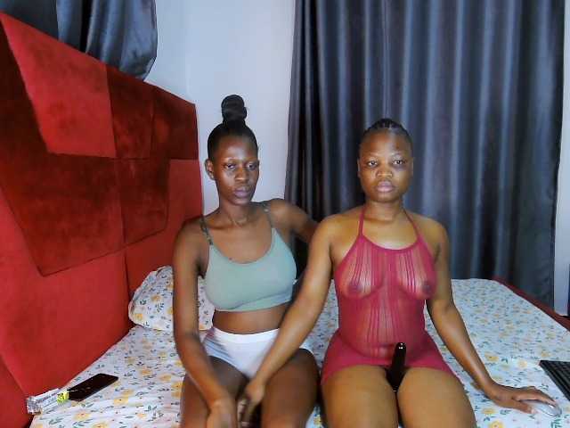 queenbees live sex show