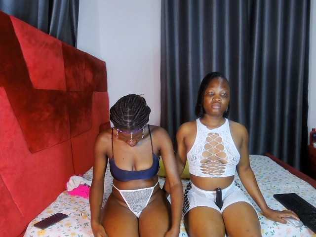 queenbees live sex show