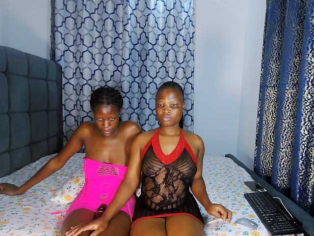 Queenbees live cam