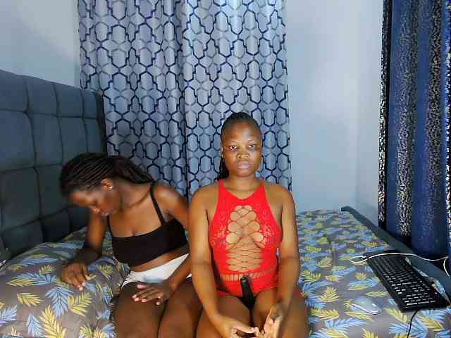 Queenbees Sex Cam Show