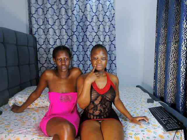 Queenbees Sex Cam Show