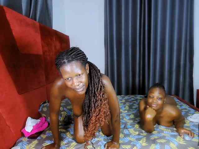 Queenbees Sex Cam Show