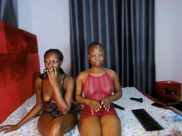 Queenbees Sex Cam Show