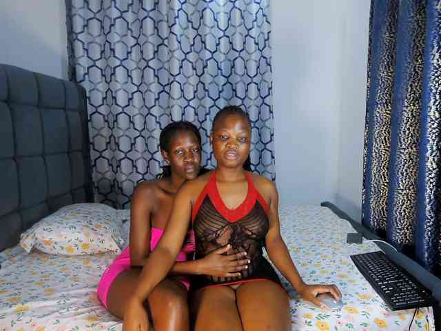 Queenbees Sex Cam Show