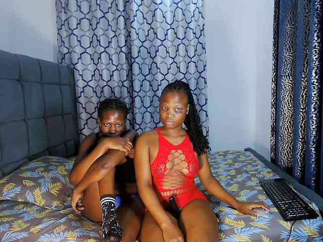 Queenbees Sex Cam Show