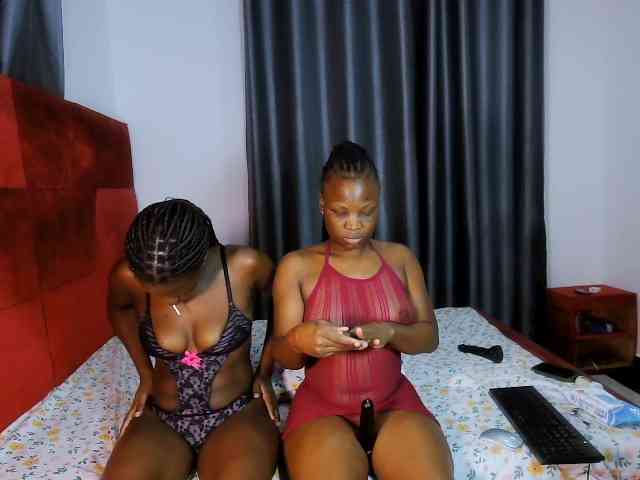 Queenbees Sex Cam Show
