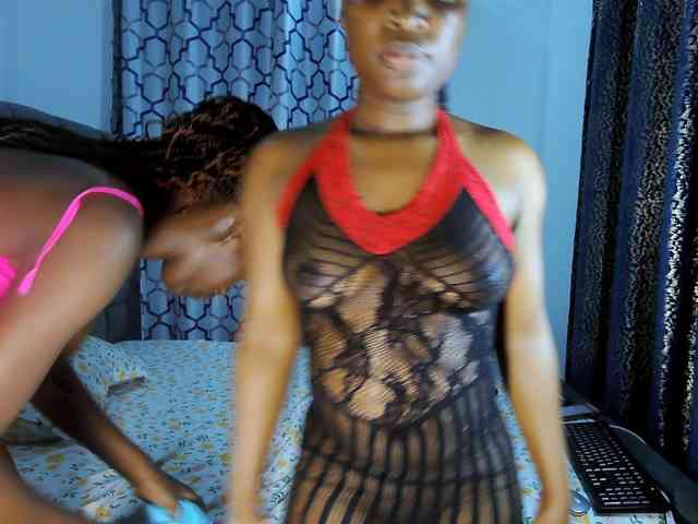 Queenbees Sex Cam Show