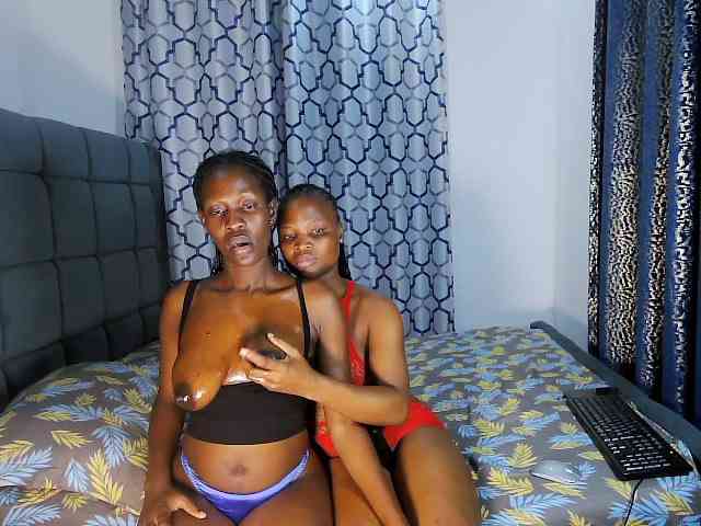 Queenbees Sex Cam Show