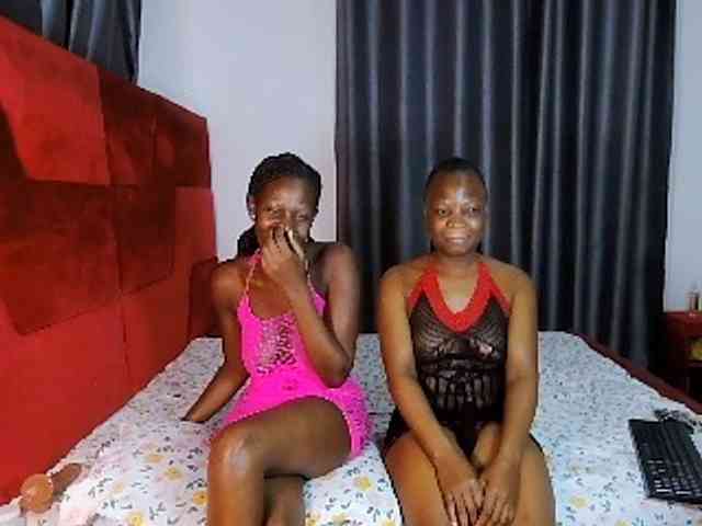 Queenbees Sex Cam Show