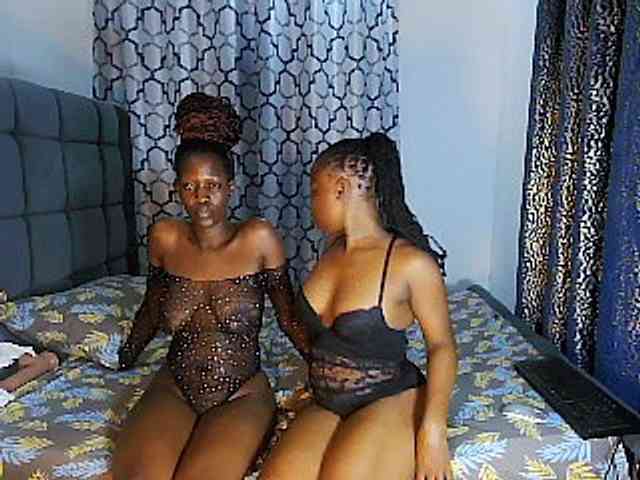 Queenbees Sex Cam Show