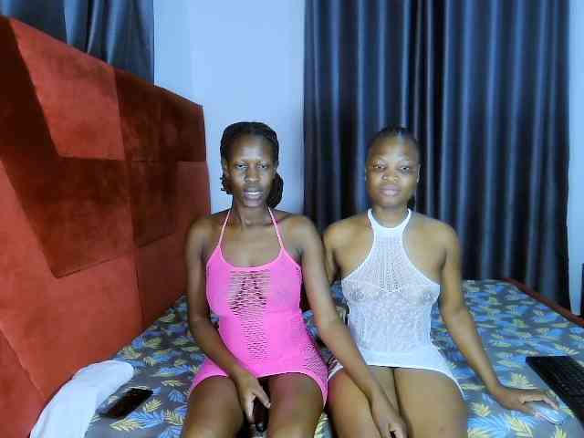 Queenbees Sex Cam Show