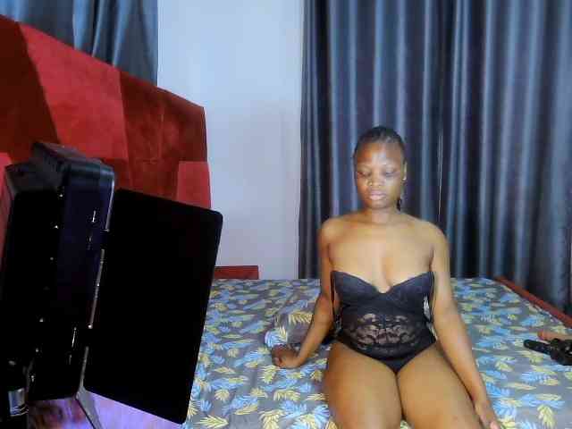 Queenbees Sex Cam Show
