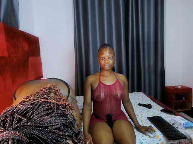Queenbees Sex Cam Show