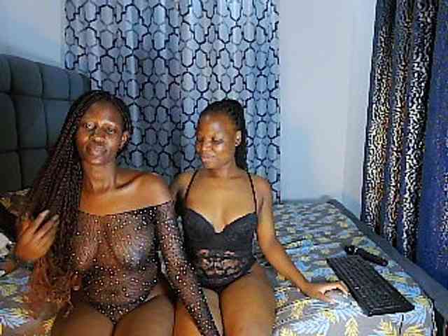 Queenbees Sex Cam Show