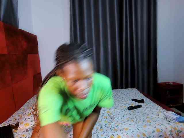 Queenbees Sex Cam Show