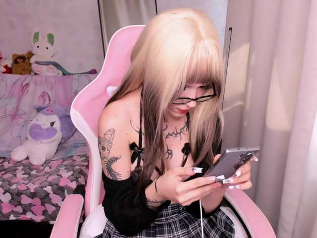 Ariel-Pika live cam on BongaCams