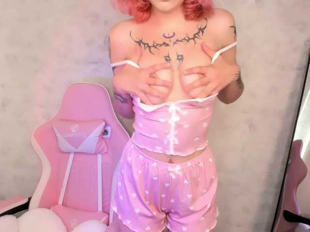 Ariel-Pika live cam on BongaCams