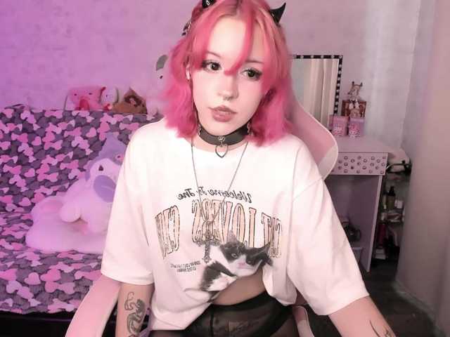 Ariel-Pika live cam on BongaCams