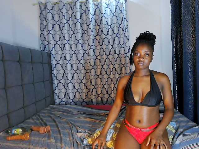 Baddiedoll live cam on BongaCams