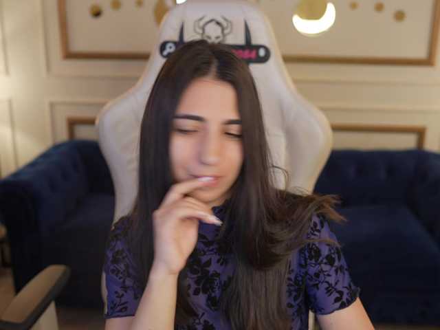 AnettaKiss live cam preview