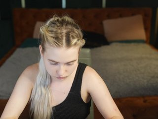 Ava054