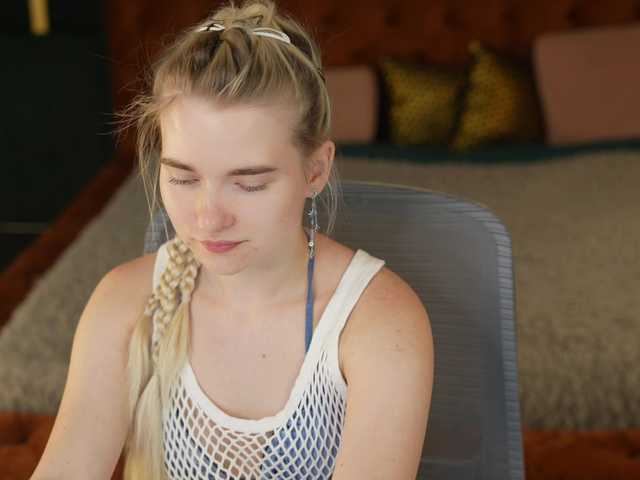 Ava054