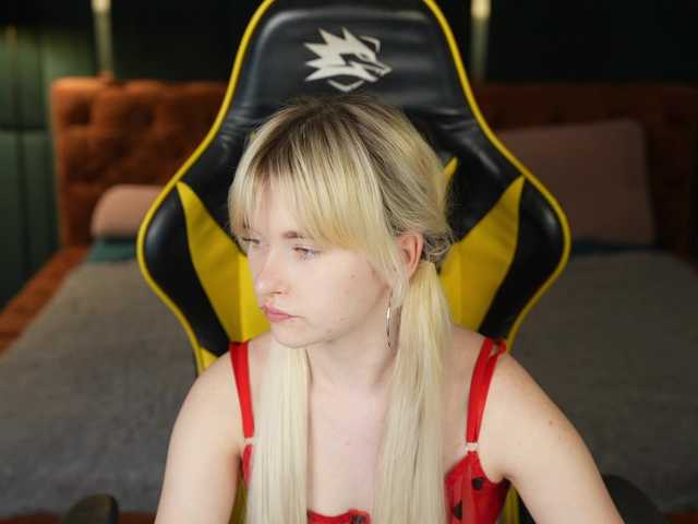 Ava054