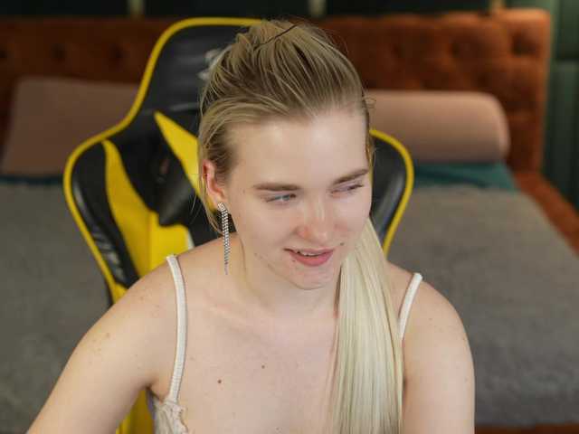 Ava054