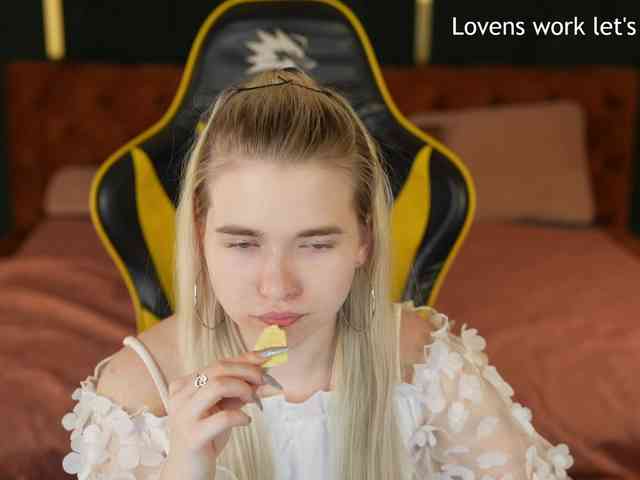 Ava054