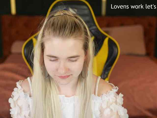 Ava054